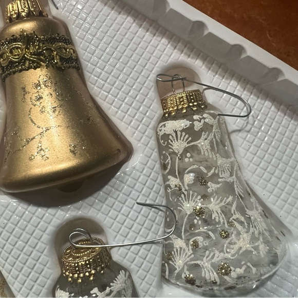 Vintage Christmas Classics by Krebs Hand Decorated Glass Bell Shape Ornaments - Picture 6 of 8